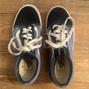 Youth Vans Old Skool sneakers size 4.5
